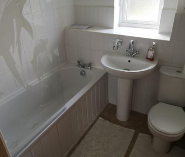 2 bedroom semi-detached house to rent - Photo 5