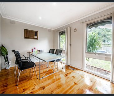 Welcome to Your New Home in Scoresby! - Photo 2
