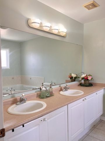 For Lease - 94 Four Seasons Circle, Brampton, Ontario - Photo 2