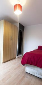 8 bedroom terraced house to rent - Photo 3