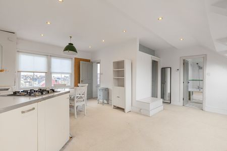 Claverdale Road, London, SW2 - Photo 2