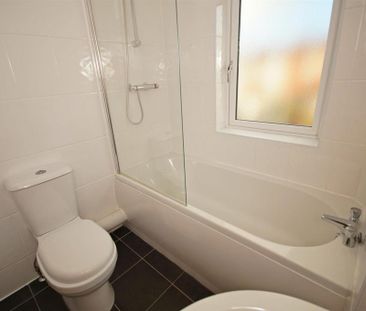 2 bedroom terraced house to rent - Photo 5