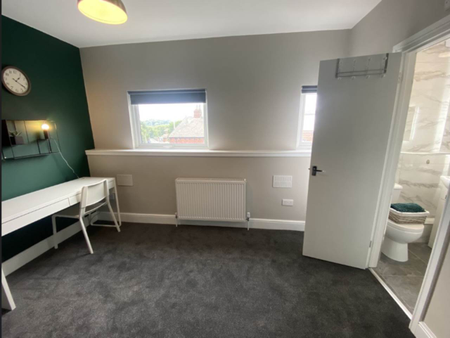 Haddon Avenue (Room 3), Burley, Leeds - Photo 4