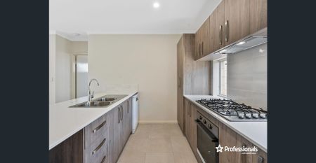 SPACIOUS MODERN HOME! - Photo 4