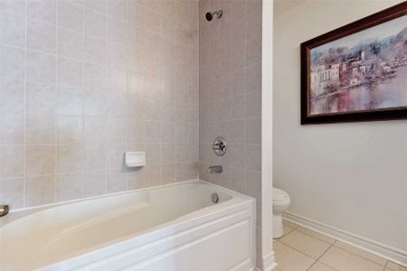 For Lease - 2-4 Eaton Park Lane Unit# 3rd Floor Masterbedroom, Toronto, Ontario - Photo 4
