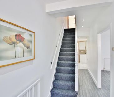 Hampton Road, Ilford - Photo 1