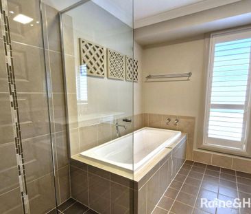 Spacious Modern Family Home in Glenfield - AVAILABLE NOW! - Photo 1