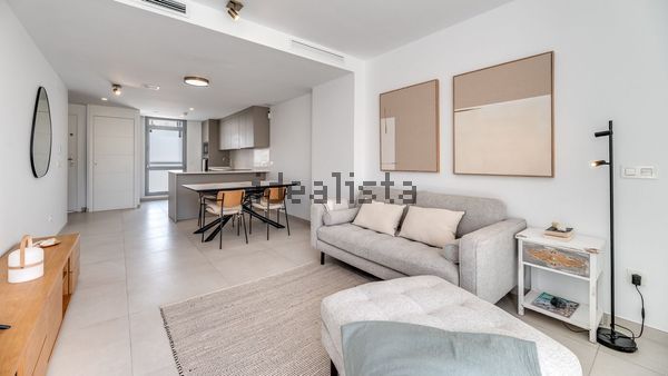 Alquiler de ático en Avenida Diego Velazquez - Photo 1