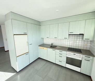 Bright and spacious - Photo 2