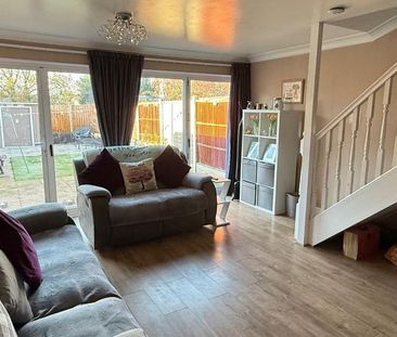 3 bedroom semi-detached house to rent - Photo 2