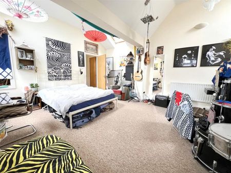 Nags Head Hill, Bristol, BS5 8QL - Photo 3