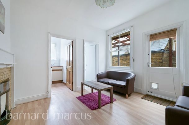 Larden Road, London - Photo 1