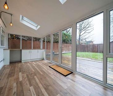 Herons Wood, Calmore, SO40 - Photo 2