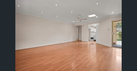 Three Bedroom Home Overlooking Nature Reserve - Photo 3