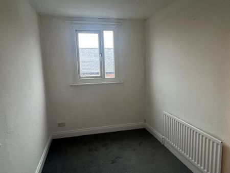 4 bedroom terraced house to rent - Photo 4