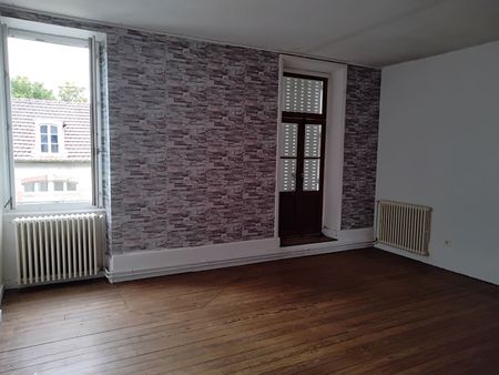 Vaste appartement 100 m² centre ville AUTUN - Photo 2