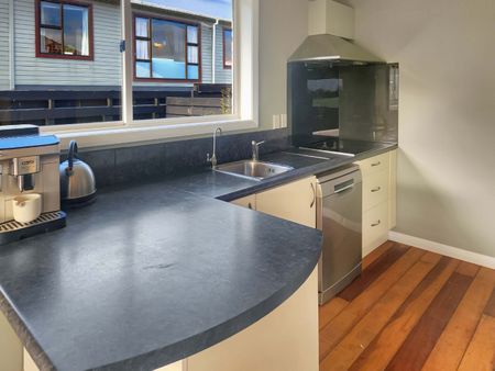 Welcome to this lovely 3 bedroom home with so much to offer. - Photo 4