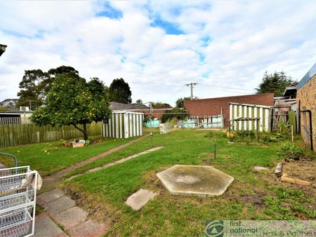 61 Emerald Drive, Springvale - Photo 2