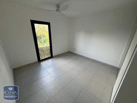 Location Appartement 3 pièces 65m² LE TAMPON 97430 - Photo 2