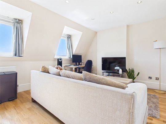 Belgrade Road, Hampton, TW12 - Photo 1