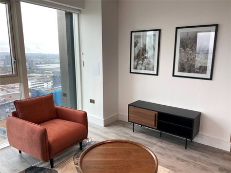 8 Portal Way, Acton, W3 - Photo 2