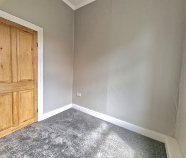 George Street, Milnsbridge, Huddersfield £845 pcm ⓘ The monthly or weekly payment required by the landlord. Read our glossary page , 4 bedrooms, house - terraced, to let * Tenant info - Photo 6