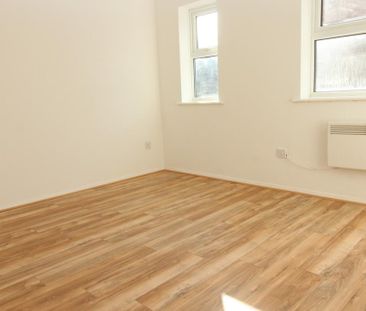 2 bedroom ground floor flat to rent - Photo 1