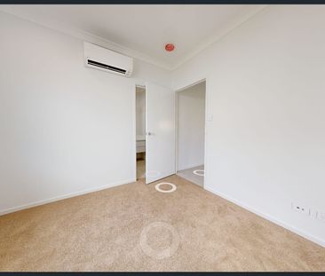 BRAND NEW 4-bedroom beautiful home in Calamvale awaits! Available NOW. - Photo 6