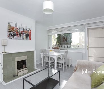 Flat to rent - Pagoda Gardens, London, SE3 - Photo 3