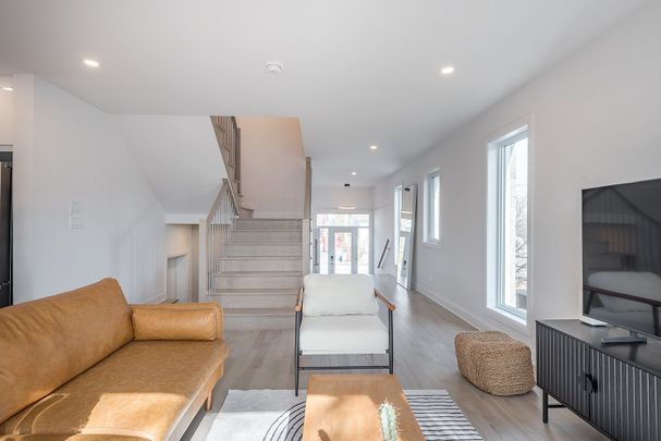 Maison à étages - 5850 Rue Alain - Photo 1