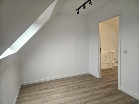 Modern gerenoveerd duplexappartement met 3 SLKS vlakbij het station - Foto 1