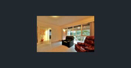 Immaculate Family Home - Photo 3