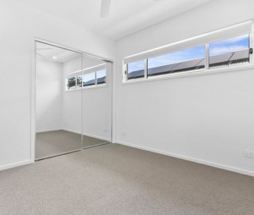 MODERN FAMILY HOME - Photo 5