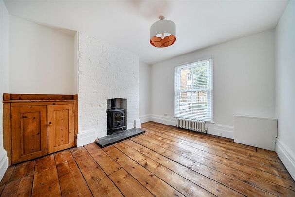 4 bedroom townhouse to rent - Photo 1