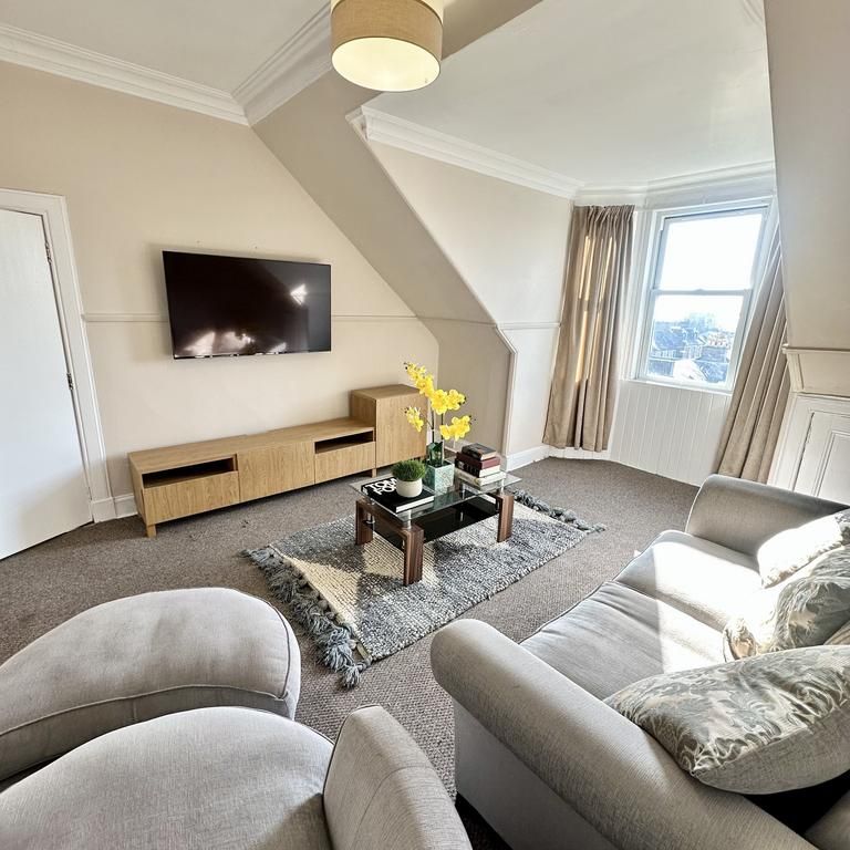 3 bedroom apartment to rent - Photo 1