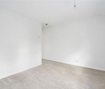 2 bedroom semi-detached house to rent - Photo 6