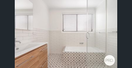 Charming Family Home in Glenorchy - Photo 2