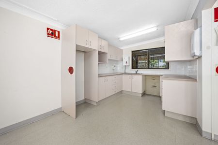 90 Muir Street, Labrador QLD 4215 - House For Rent | Domain - Photo 2