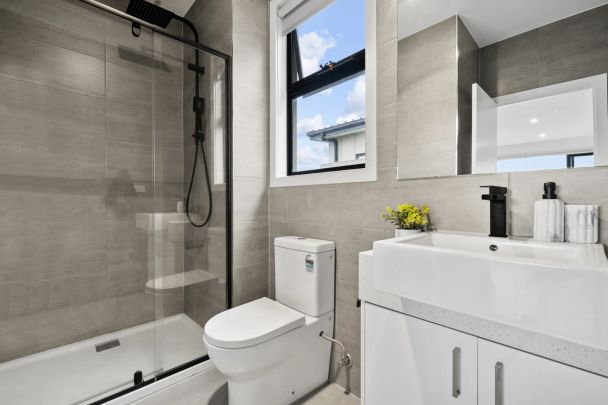 Light Filled Luxury - Photo 1