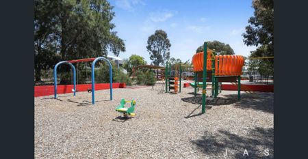 Neat & Functional Living in a Quiet Block - Photo 2