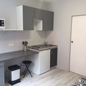 PROCHE FACULTÉS STUDIO MEUBLÉ (chauffage compris) - Photo 2