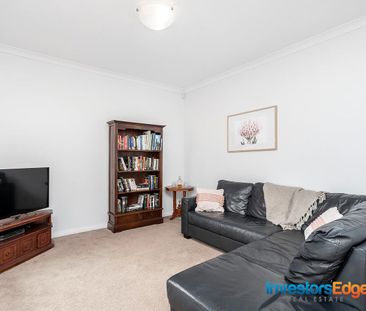 Stunning 3-Bedroom Residence in Karrinyup - Modern Design, Convenient Living! - Photo 4