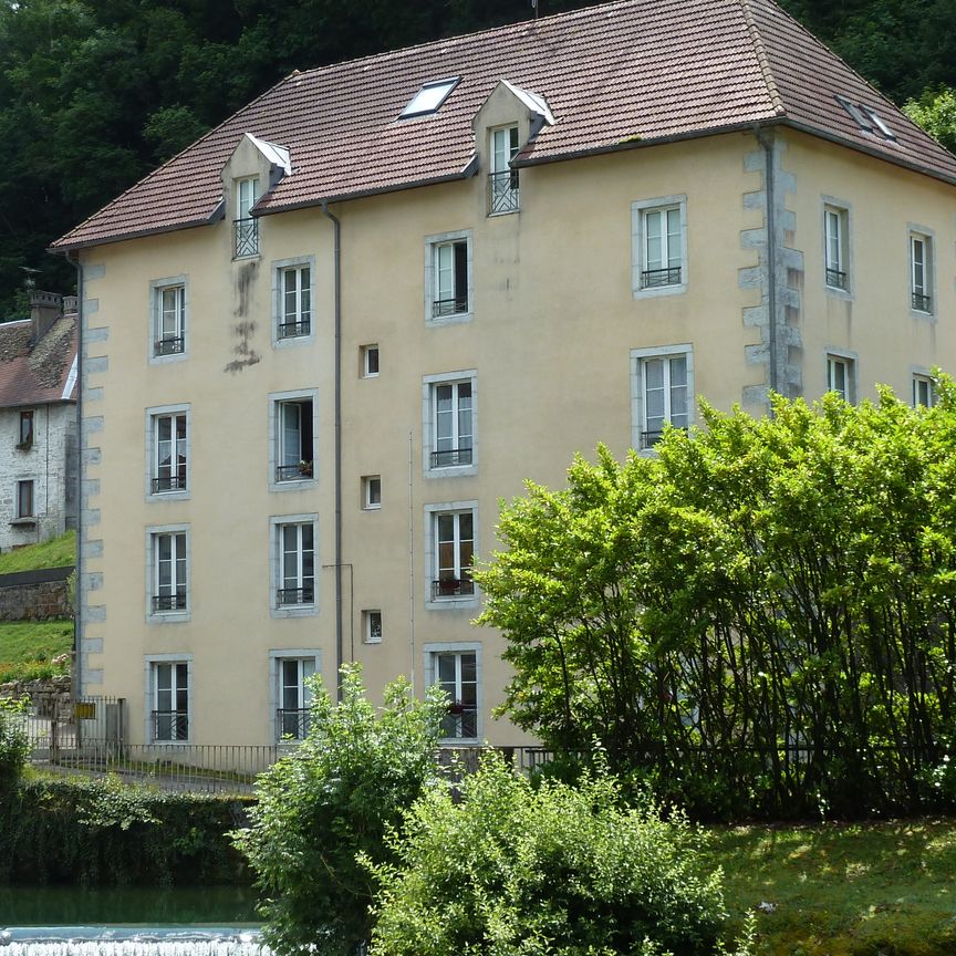 Location - Appartement T2 - 55 m² - Ornans - Photo 2