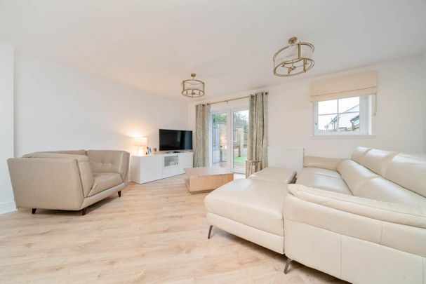 3 bedroom semi-detached house to rent - Photo 1