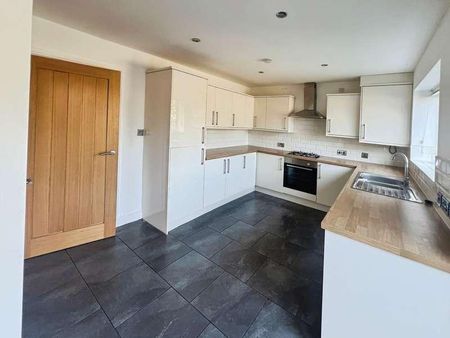 Paddocks Close, Blackrod, Bolton, BL6 - Photo 3