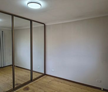 Comfortable 3 beds house in a convenient location - Photo 4