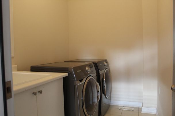 For Lease - 210 Bellchase Trail, Brampton, Ontario - Photo 1