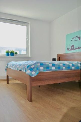 Prenajmeme kompletne zariadený 2-izbový 53m2 byt s loggiou, pivnicou a garážovým státim v podzemnej garáži na Rustavelliho ulici v Rači, Bratislava - Photo 3