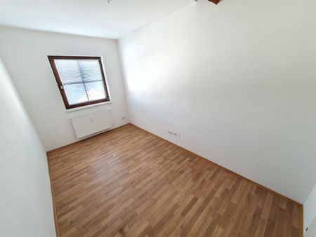 Geförderte Dachgeschosswohnung mit 2 Zimmern - Foto 3