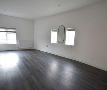 Station Approach, Ashford, TW15 - Photo 3